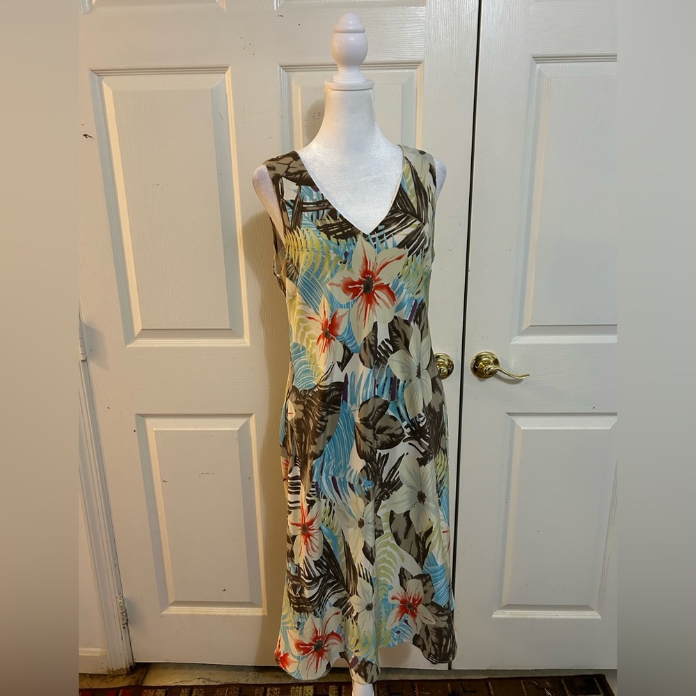 Petite Sophisticate silk floral dress, size 14